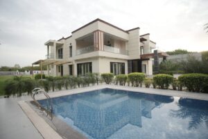 Farmhouse for pool parties