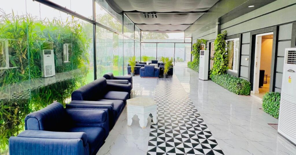 farmhouse vs banquet hall