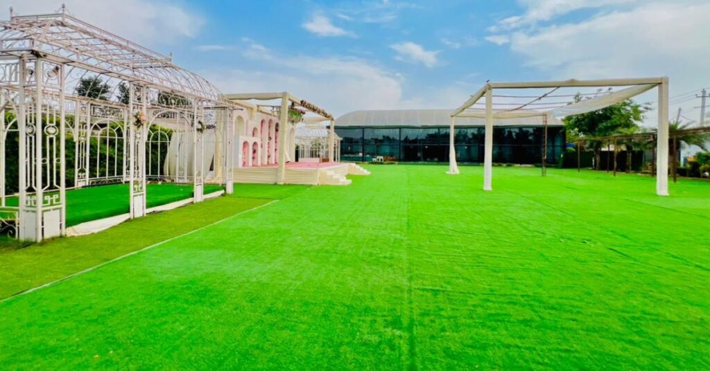 farmhouse vs banquet hall