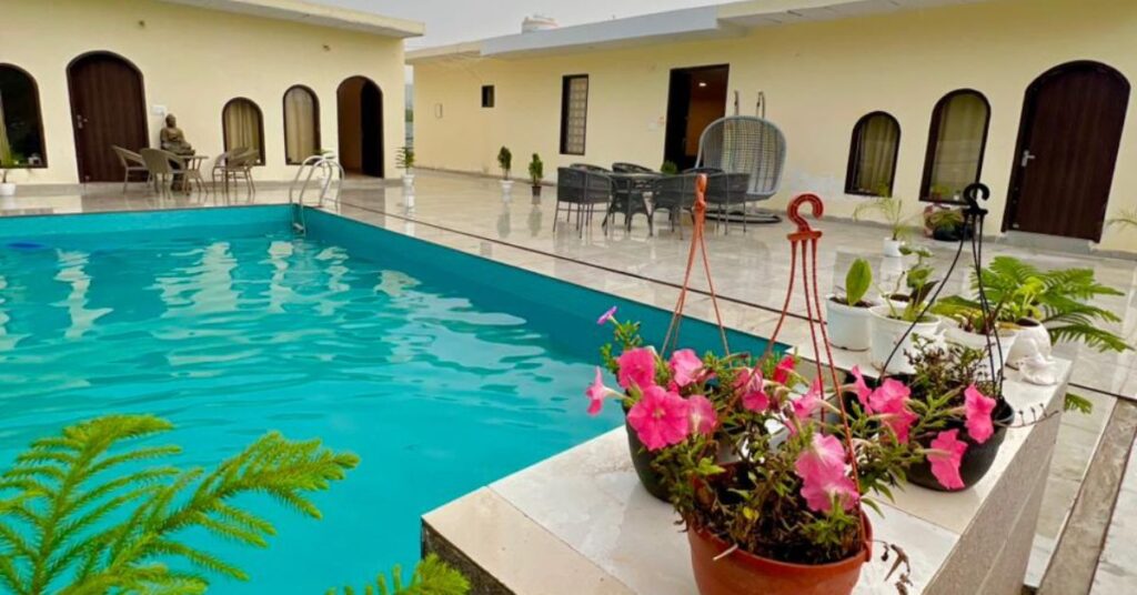 farmhouse vs banquet hall