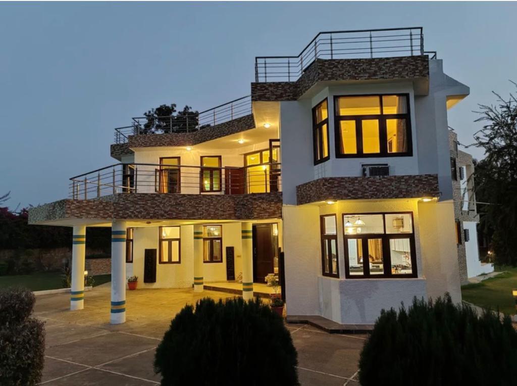 best party farmhouse