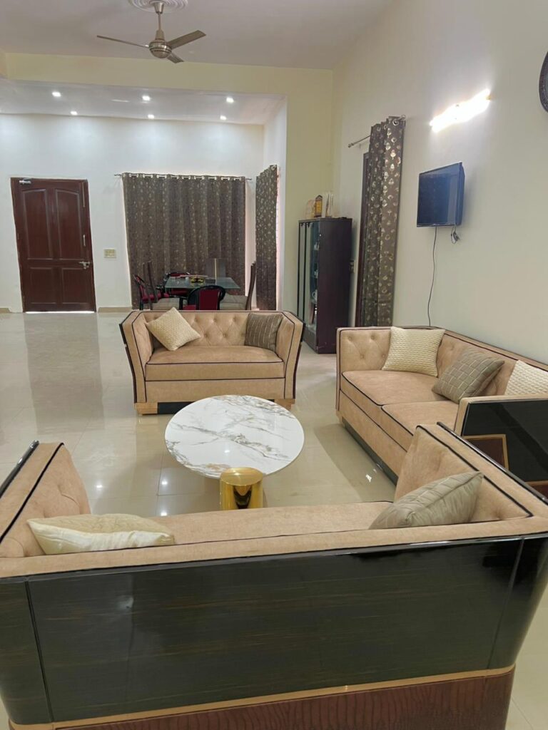 chattarpur farmhouse for party