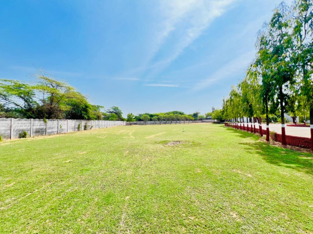 chattarpur farmhouse for party